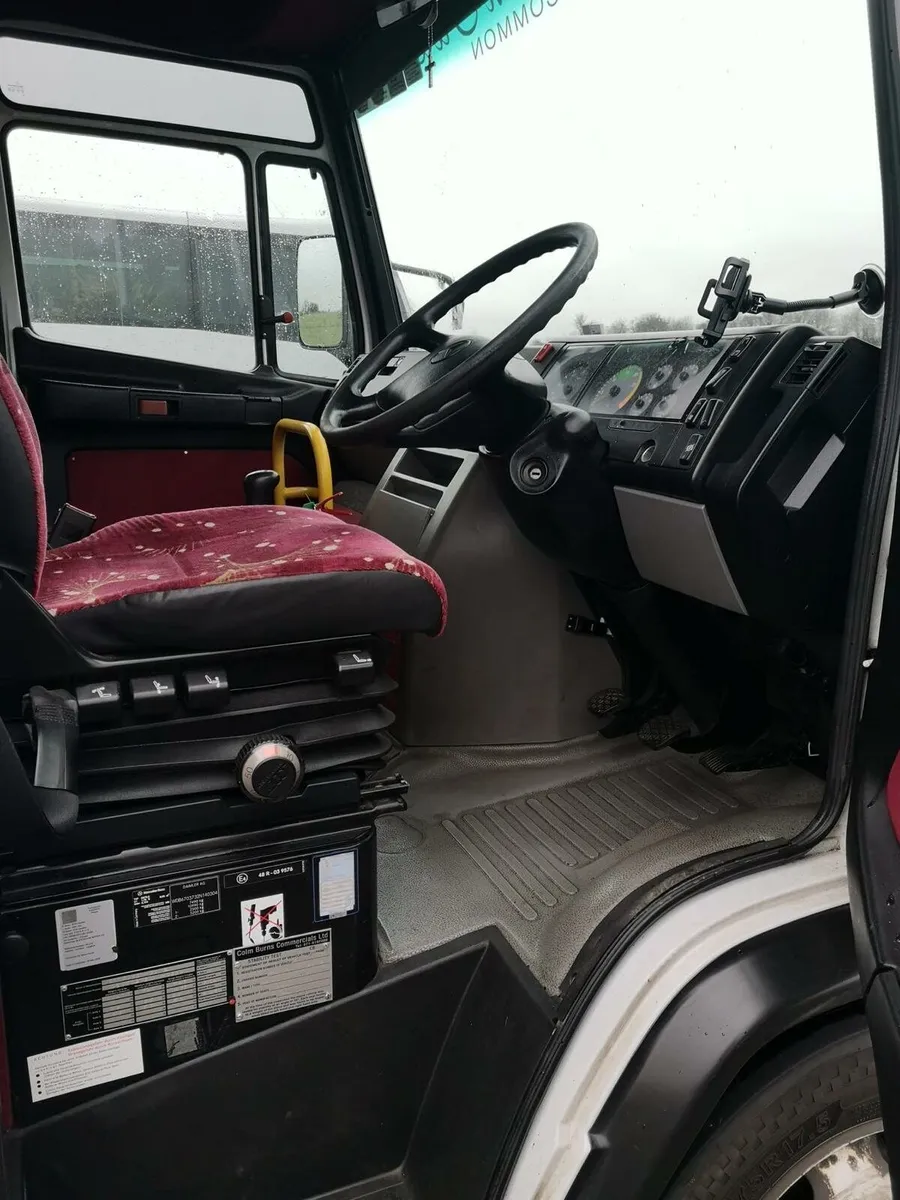 Mercedes Vario 24 seater - Image 4