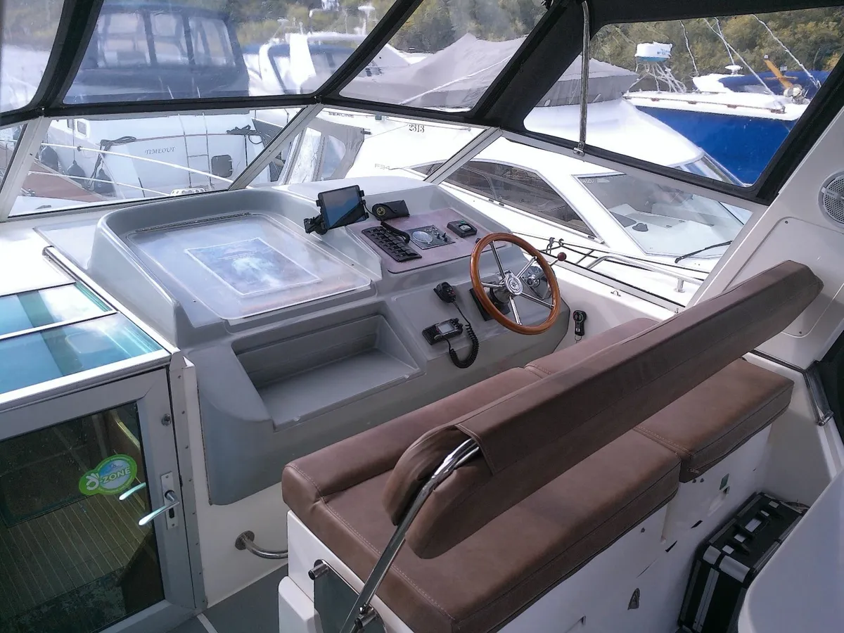 1999/2000 Haines 39. - Image 2