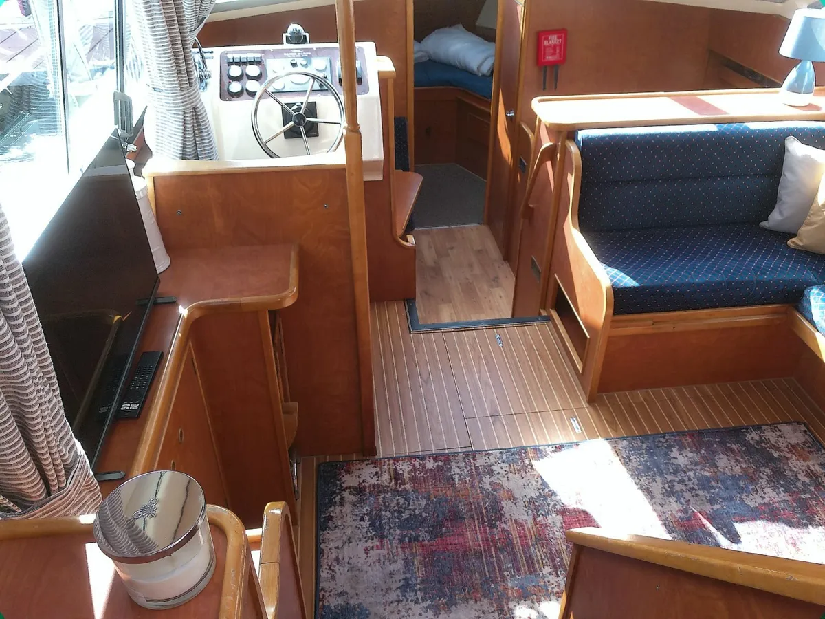 1999/2000 Haines 39. - Image 4