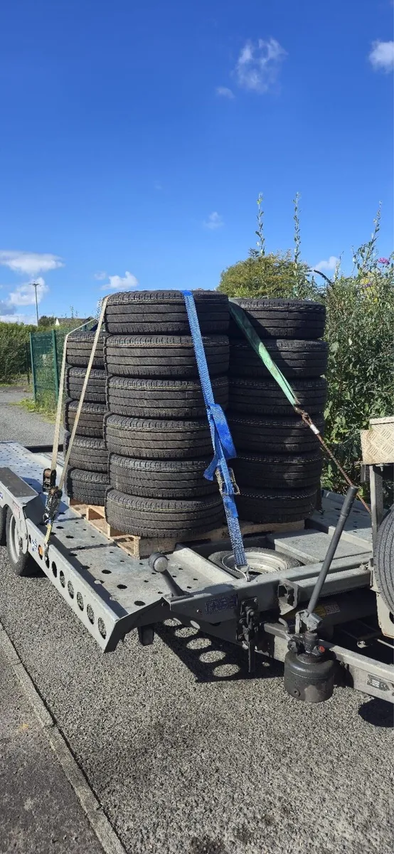 Goodyear 215/65R/16C - Image 1