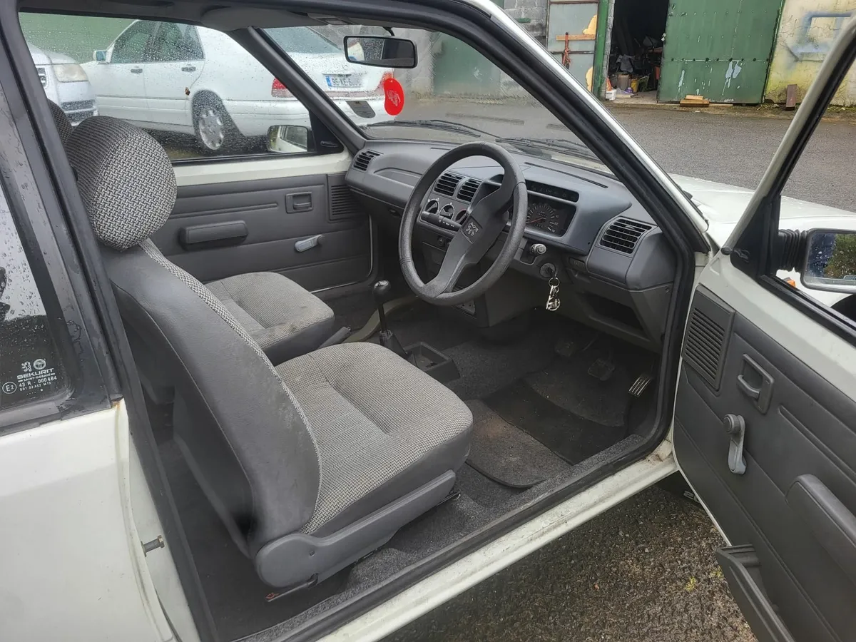 Peugeot 205 1991 - Image 2