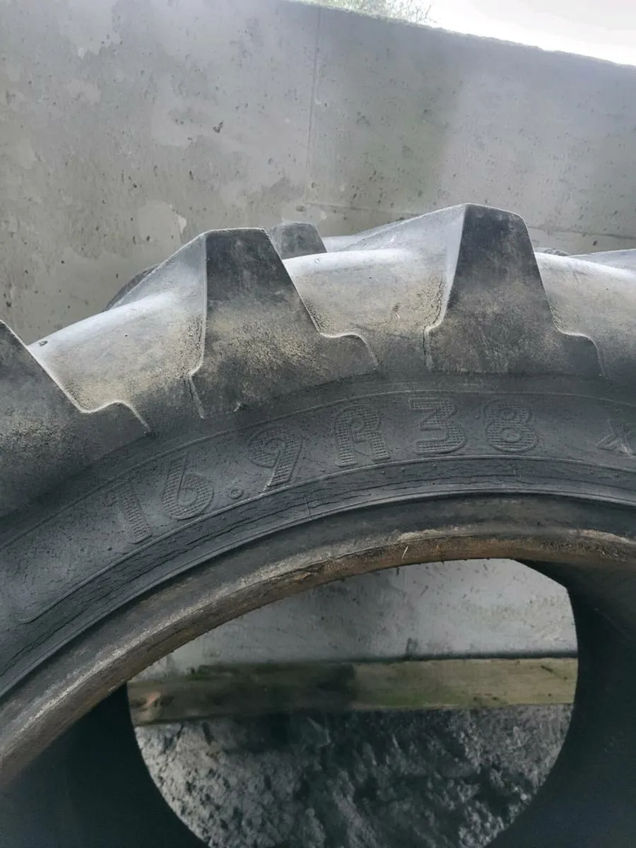 16.9/38 Tyres - Image 2