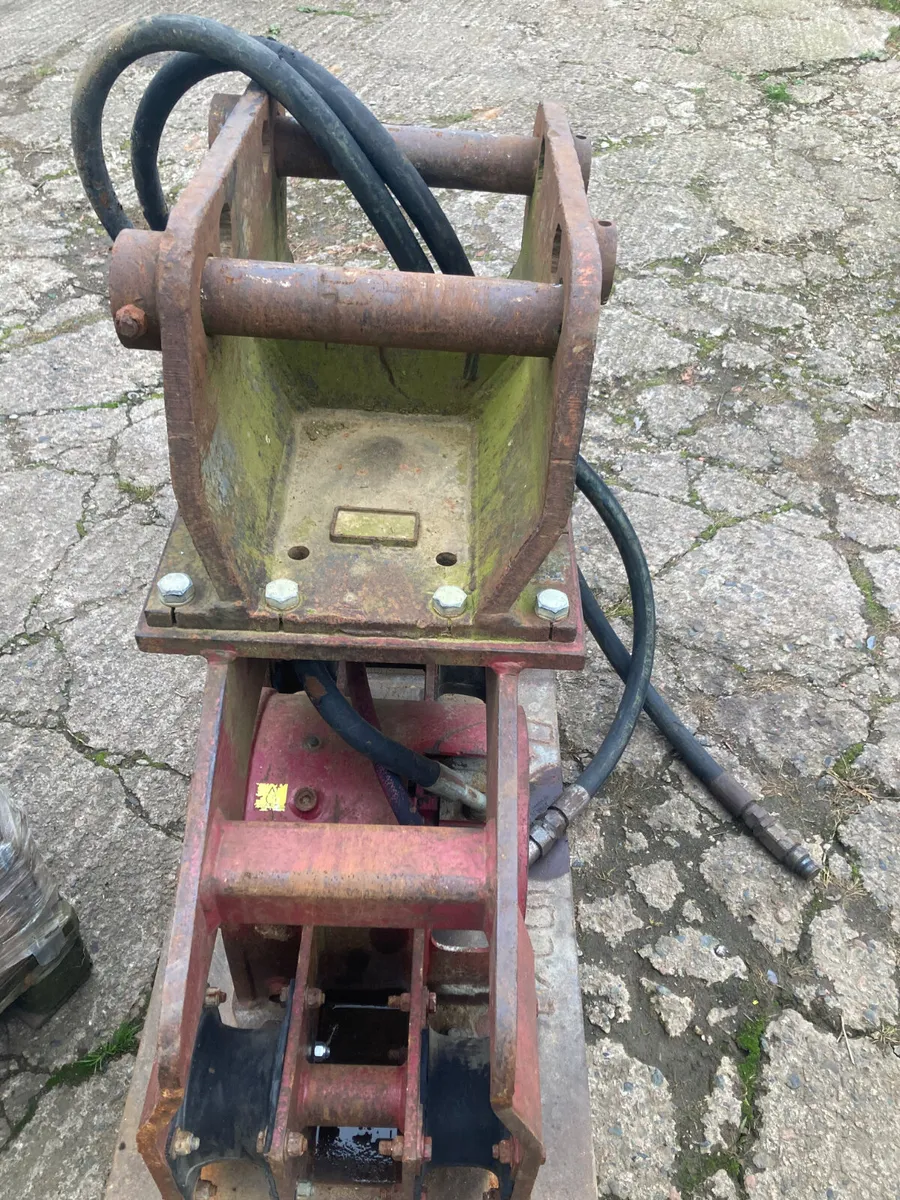 Allied whacker plate to suit 13 ton digger - Image 2