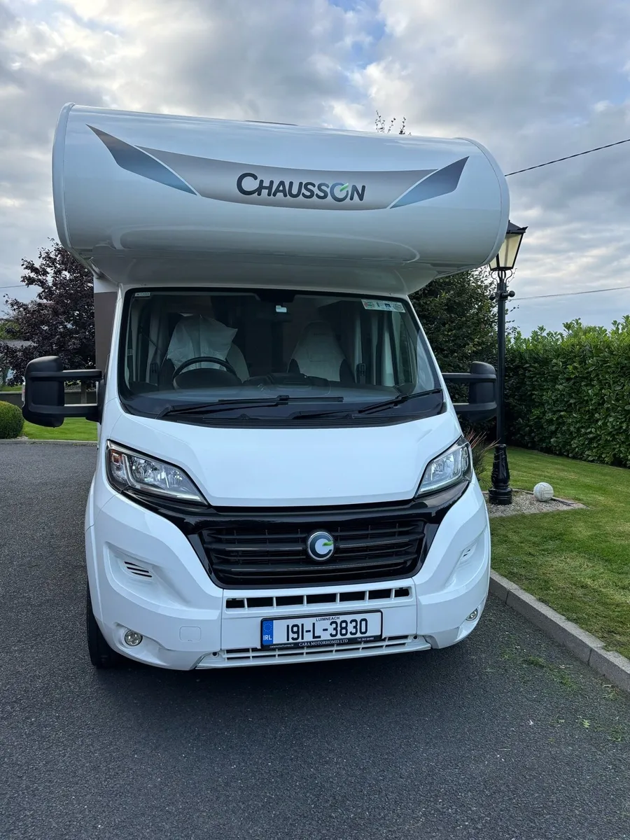 Chausson C656 6 Berth Motorhome - Image 2