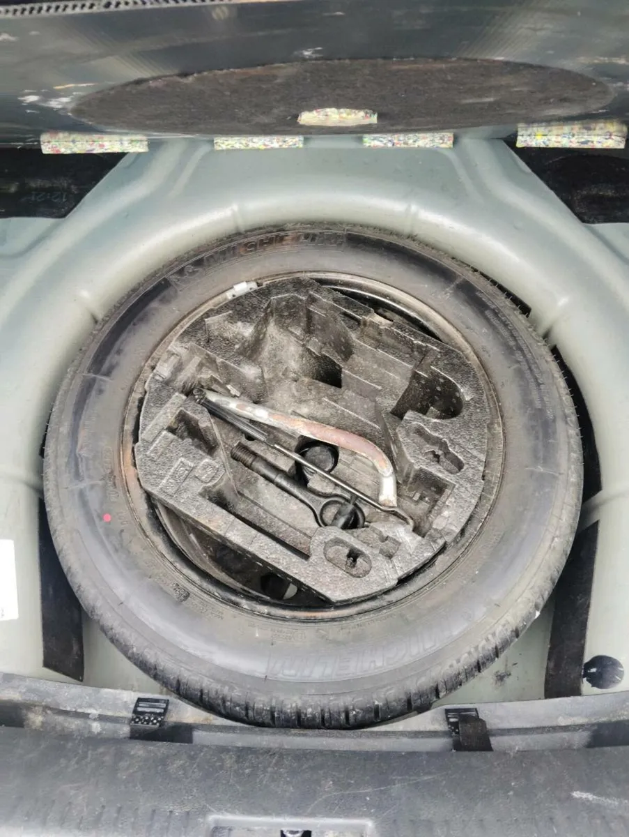 Breaking vw Jetta 2014 1.6tdi cay lp5w lhw - Image 4