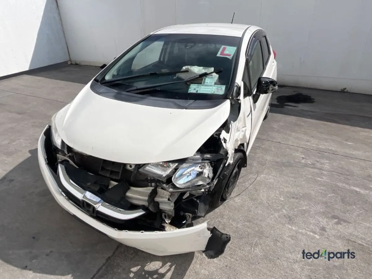 2016 Honda Fit For Breaking - Image 2