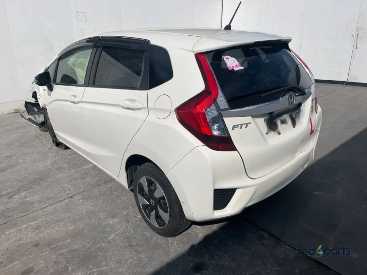 2016 Honda Fit For Breaking - Image 3