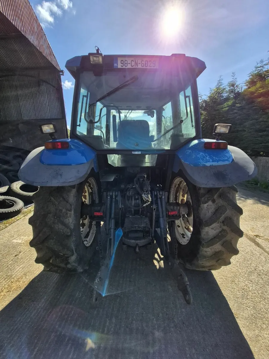 New Holland TS110 - Image 2