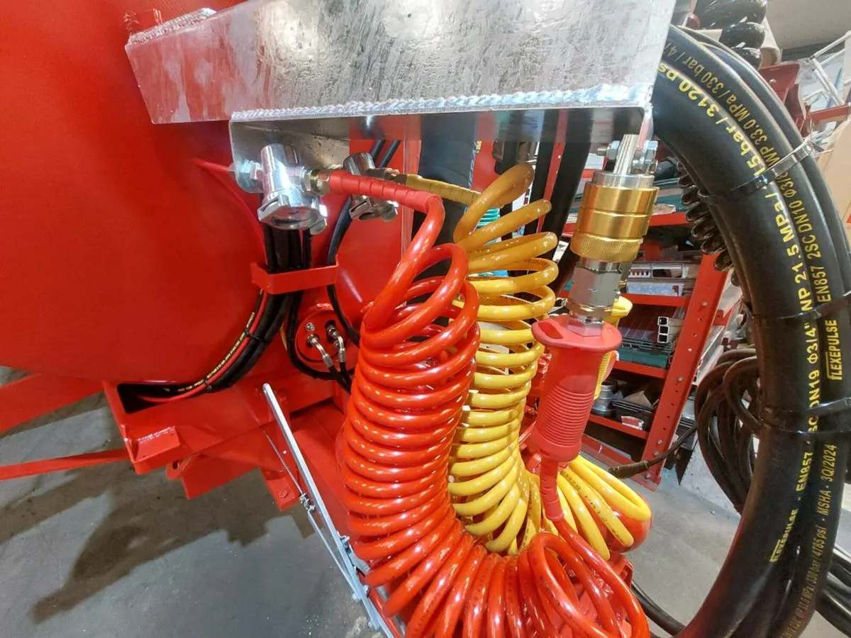 Air brakes and brake shoes - Image 2