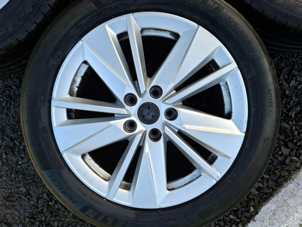 17" Genuine Skoda Octavia,  Superb Alloys with tyr - Image 4
