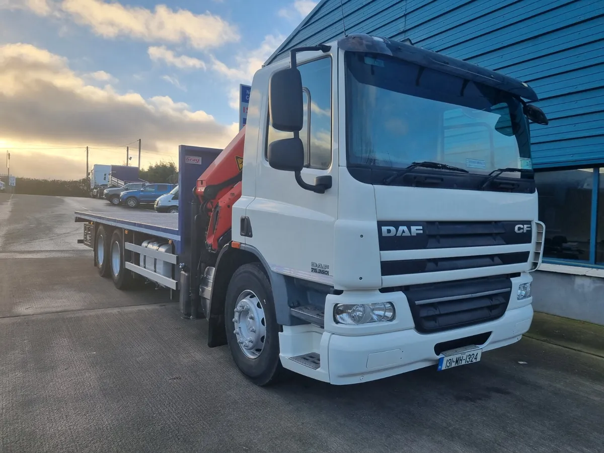 2013 DAF CF 360 CRANE AND FLAT BODY - Image 2