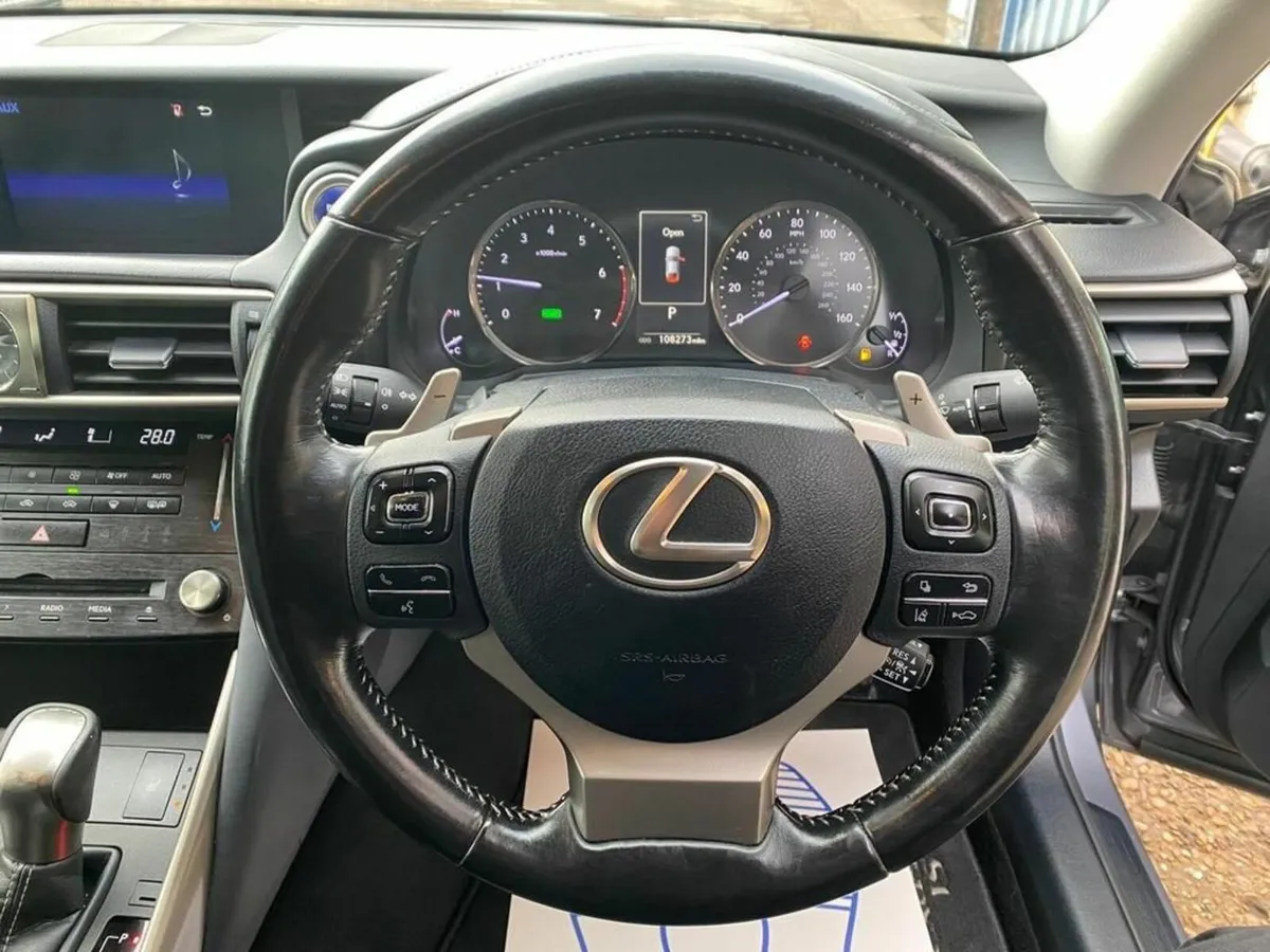 Lexus is 300h - Image 3