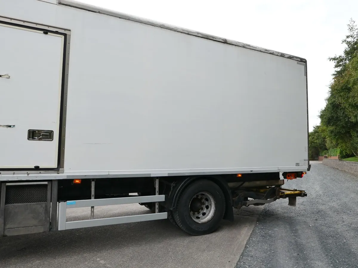 2018 Scania P250 Fridge Body 4x2 Auto - Image 4