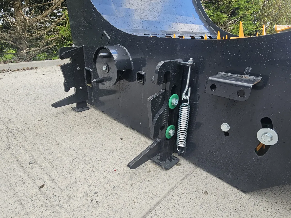 Rhino Bale Unroller - Image 3