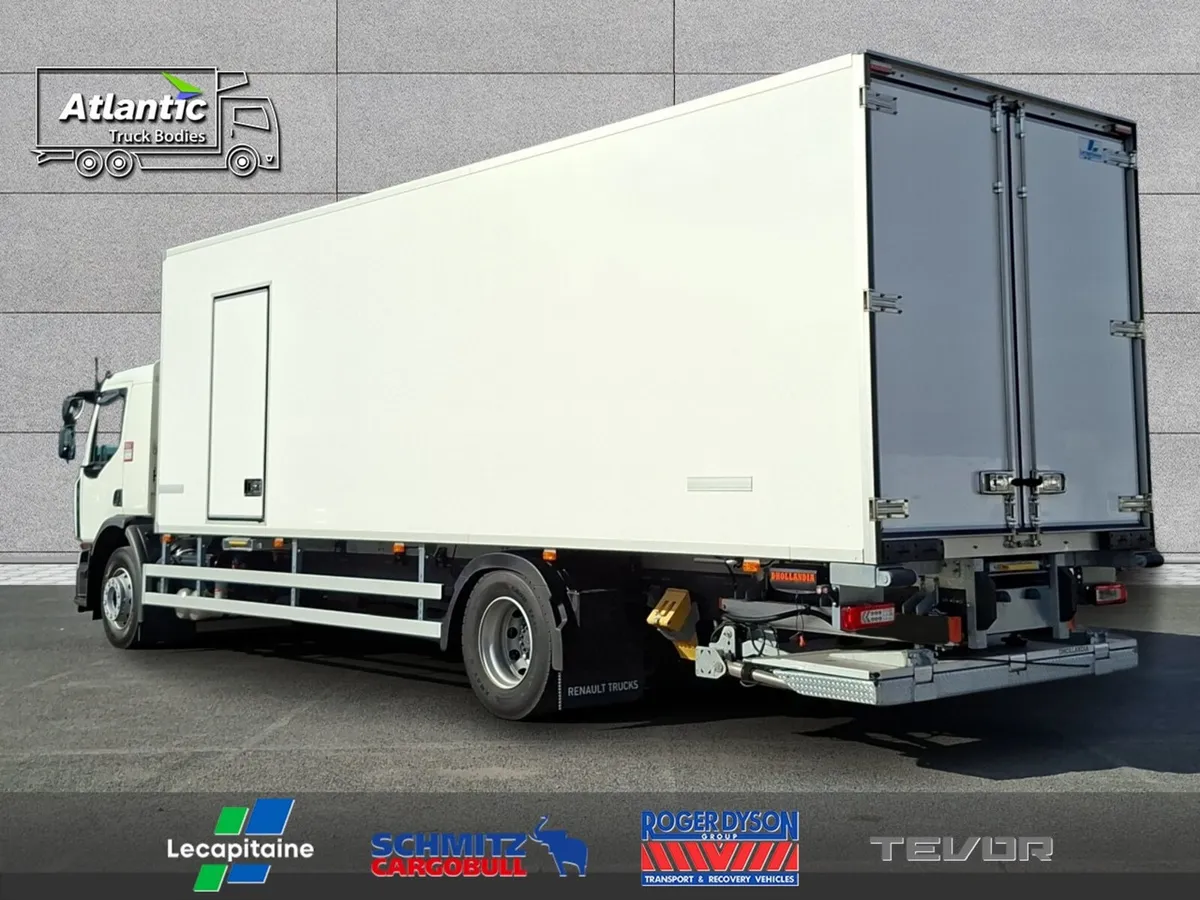 New Renault 18T Fridge Truck w/Thermo King Fridge - Image 3