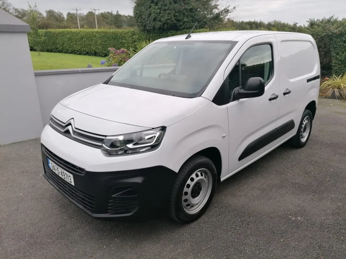 (241) Citroen Berlingo Enterprise 2024 - Image 2