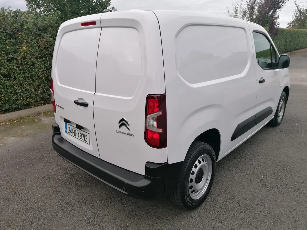 (241) Citroen Berlingo Enterprise 2024 - Image 4