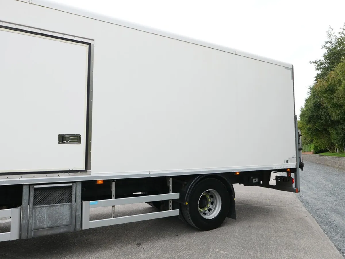 2018 Scania P250 Fridge Body 4x2 Auto - Image 4