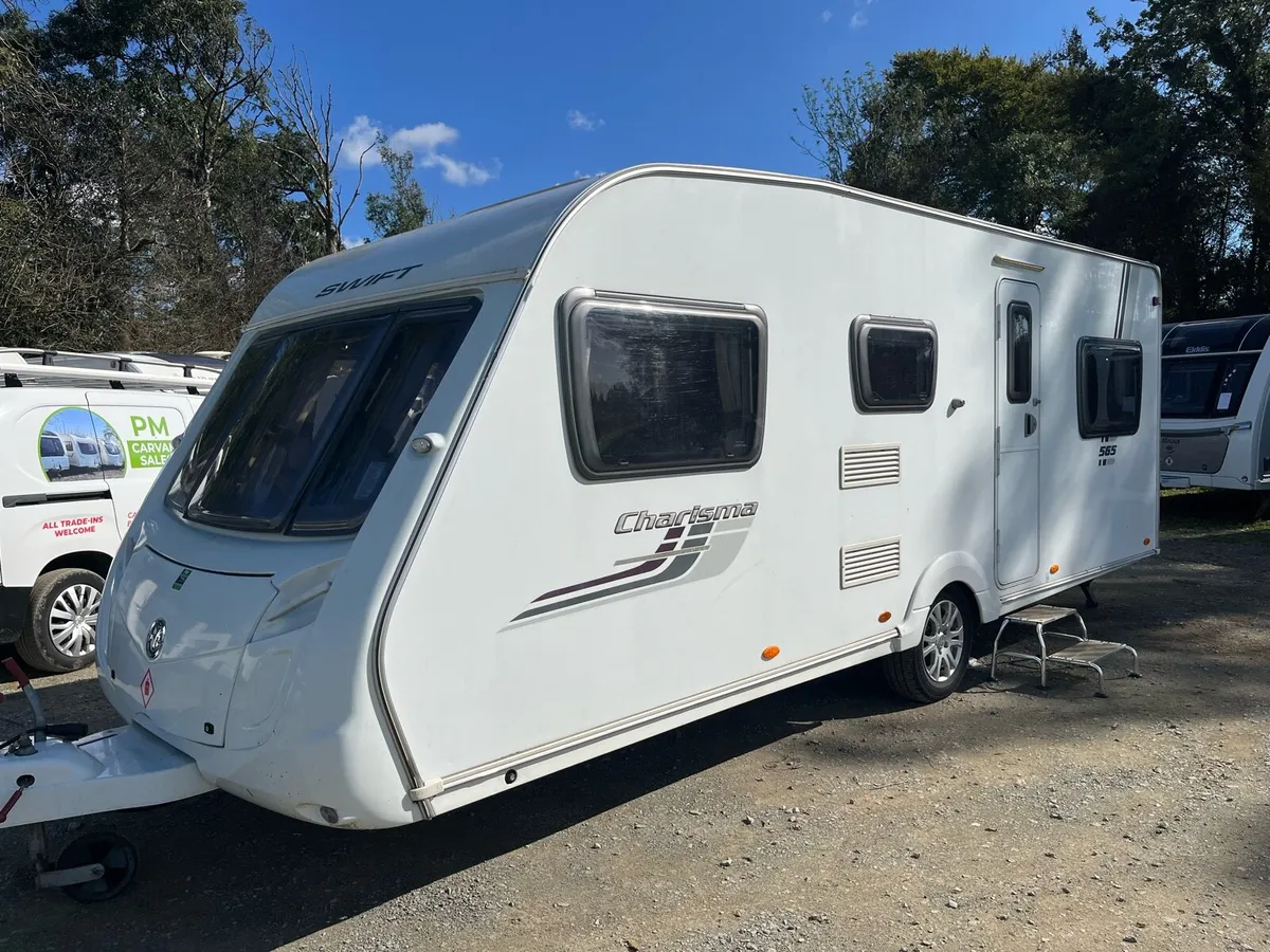 Swift Charisma 585 bunkbeds full awning - Image 1