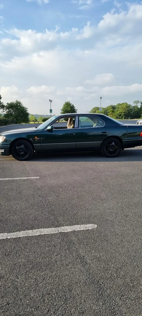 Lexus LS 1999 - Image 1