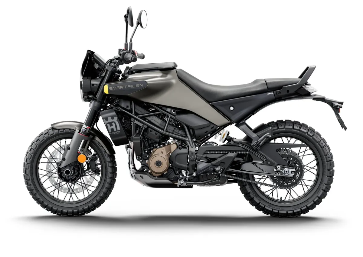 Husqvarna Svartpilen 125 - New Unregistered - Image 4