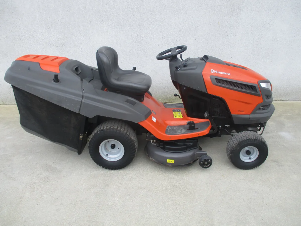 Husqvarna tractor mower TC 239 T - Image 4