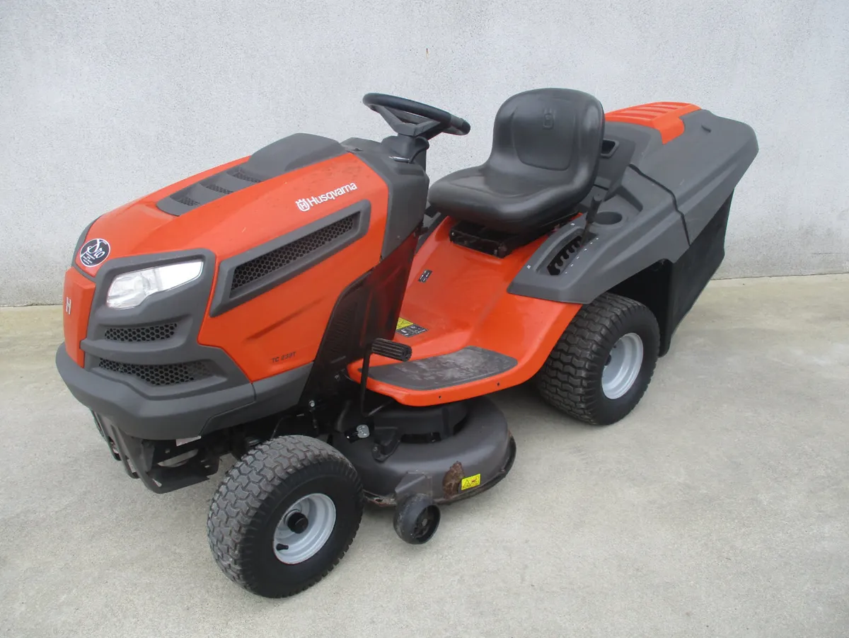 Husqvarna tractor mower TC 239 T - Image 2