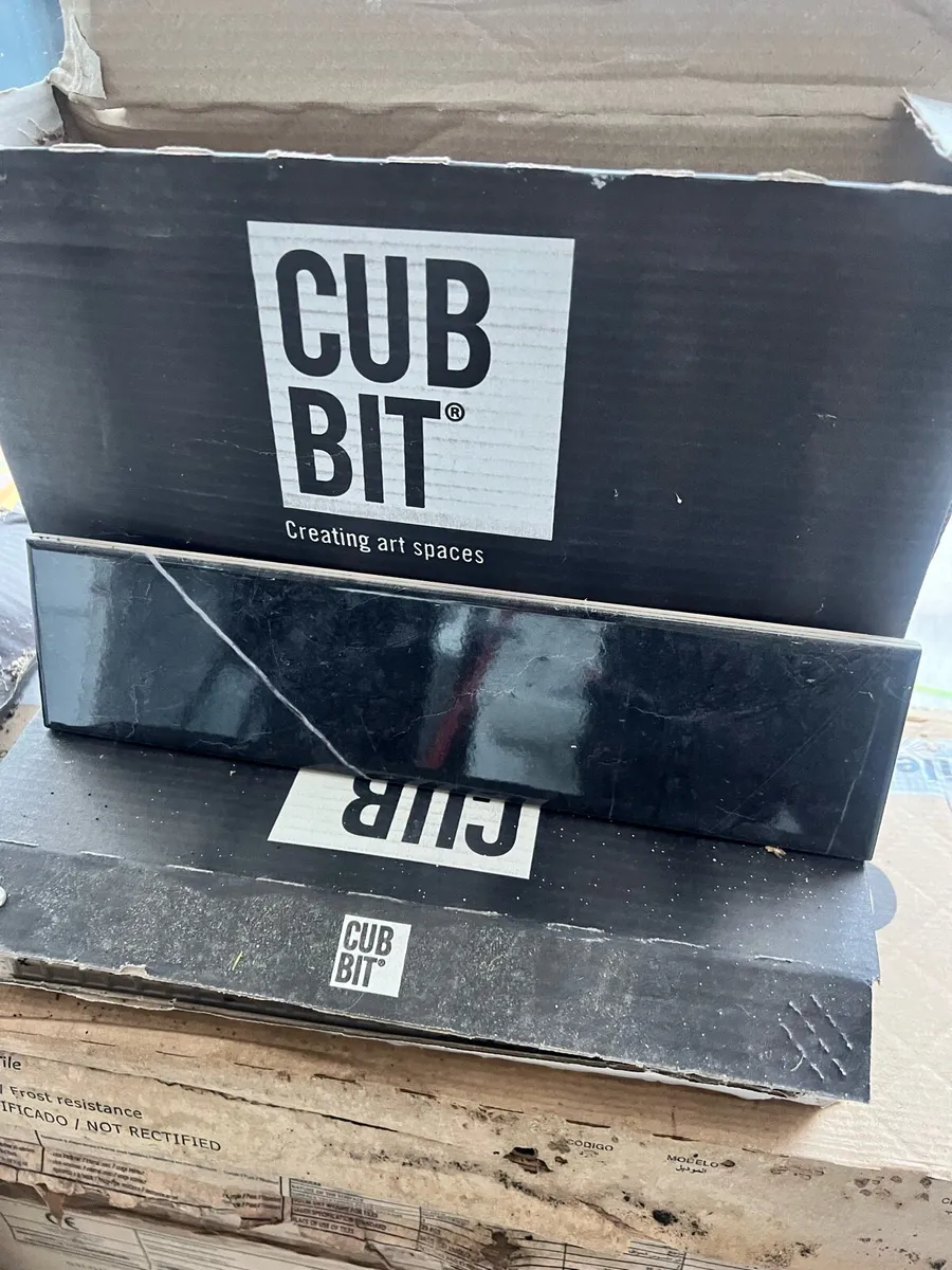 Kitchen tile - Image 1