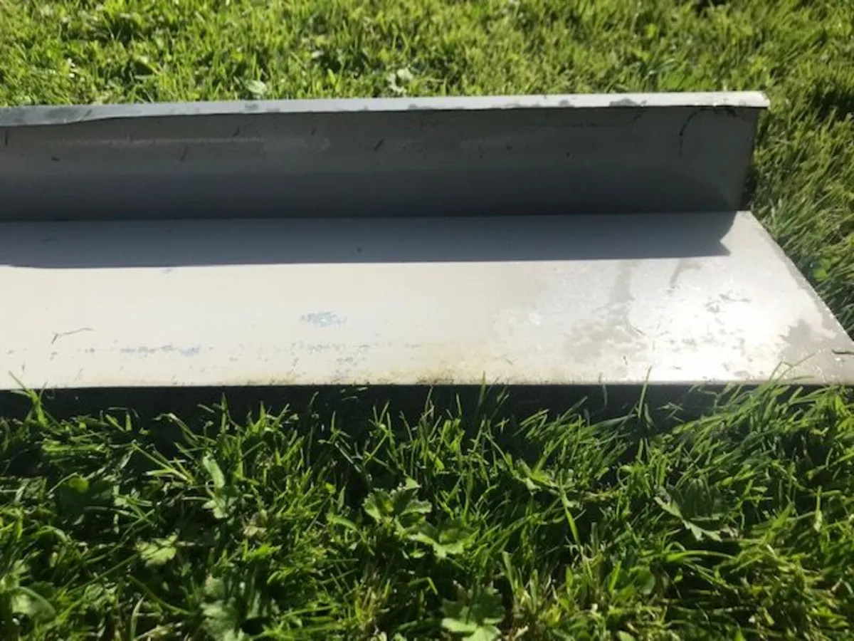 Grey flat roof edging, PVC coated - Image 3