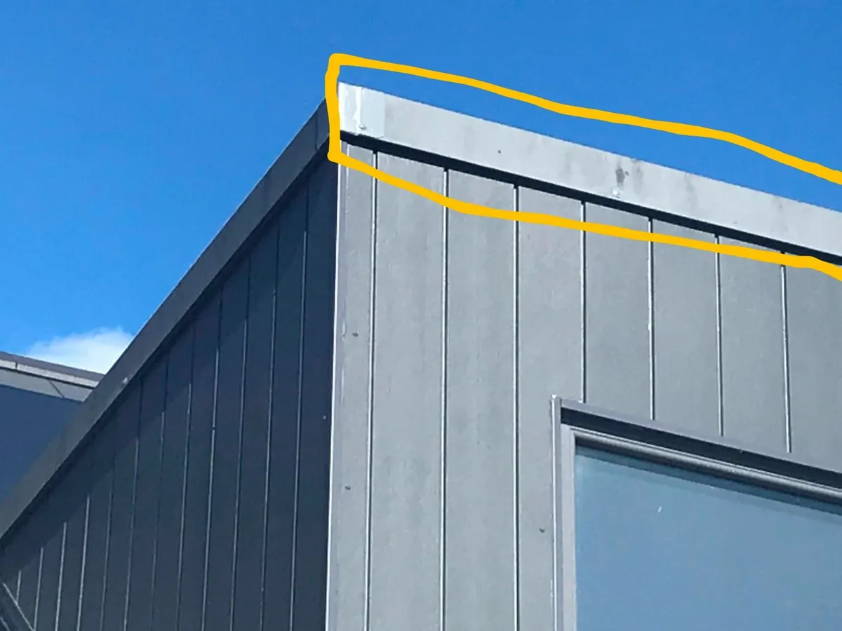 Grey flat roof edging, PVC coated - Image 2