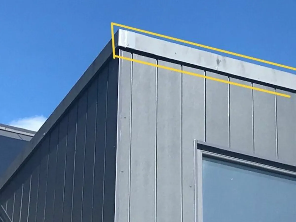 Grey flat roof edging, PVC coated - Image 1