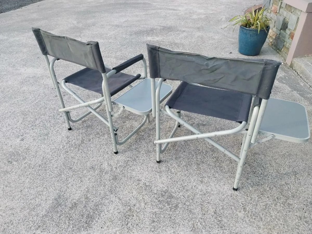 Camping chairs and folding table - Image 3