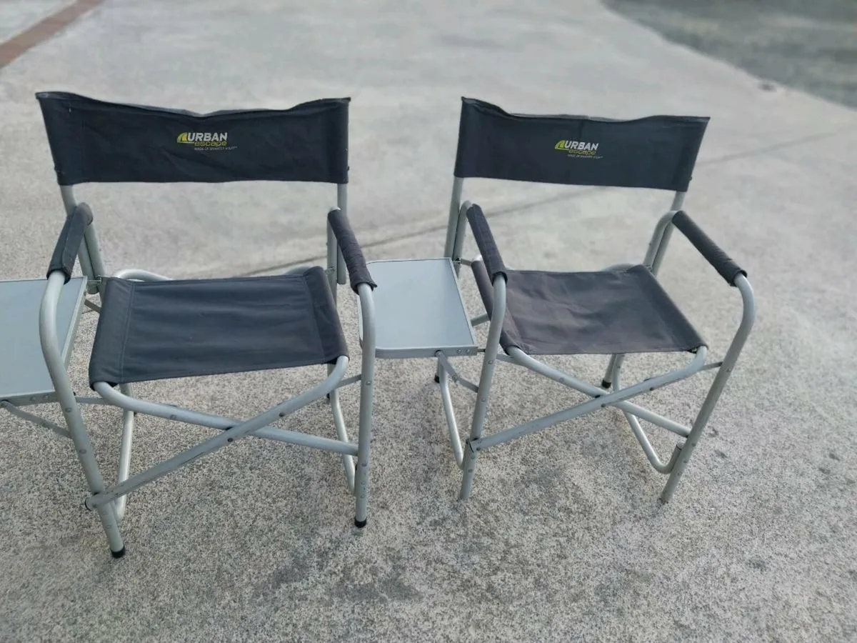 Camping chairs and folding table - Image 1