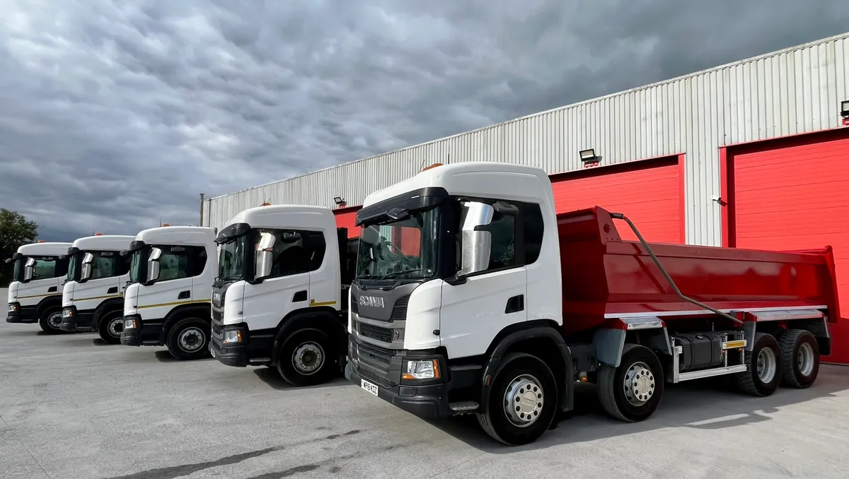 2018 Scania P410s 8x4 Tippers x 5 - Image 1