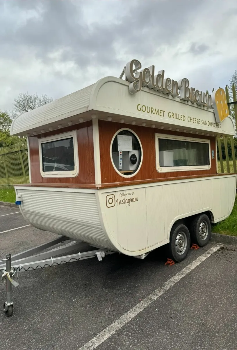Food Trailer - Image 1