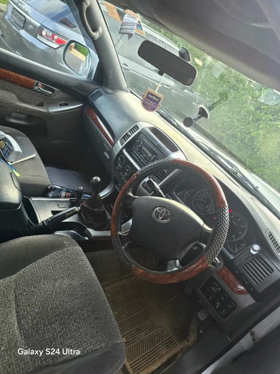 Toyota Land Cruiser - Image 4