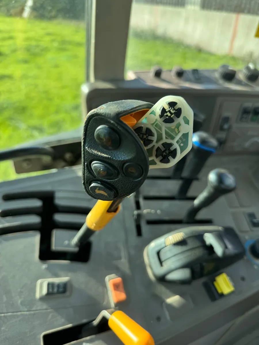 JOHN DEERE AUTO QUAD BUTTONS - Image 3