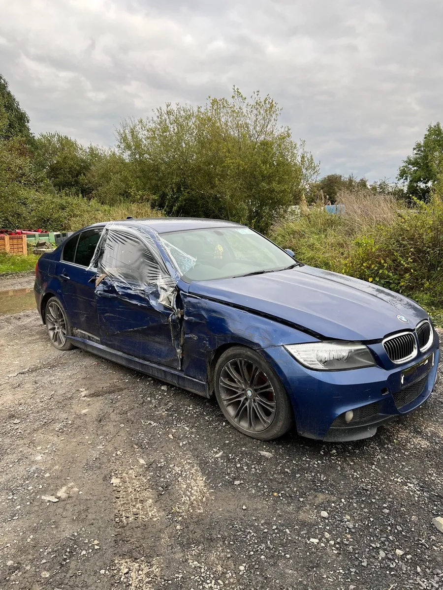 Breaking bmw 320d 2011 e90 M sport 381/5 n47d20c - Image 4