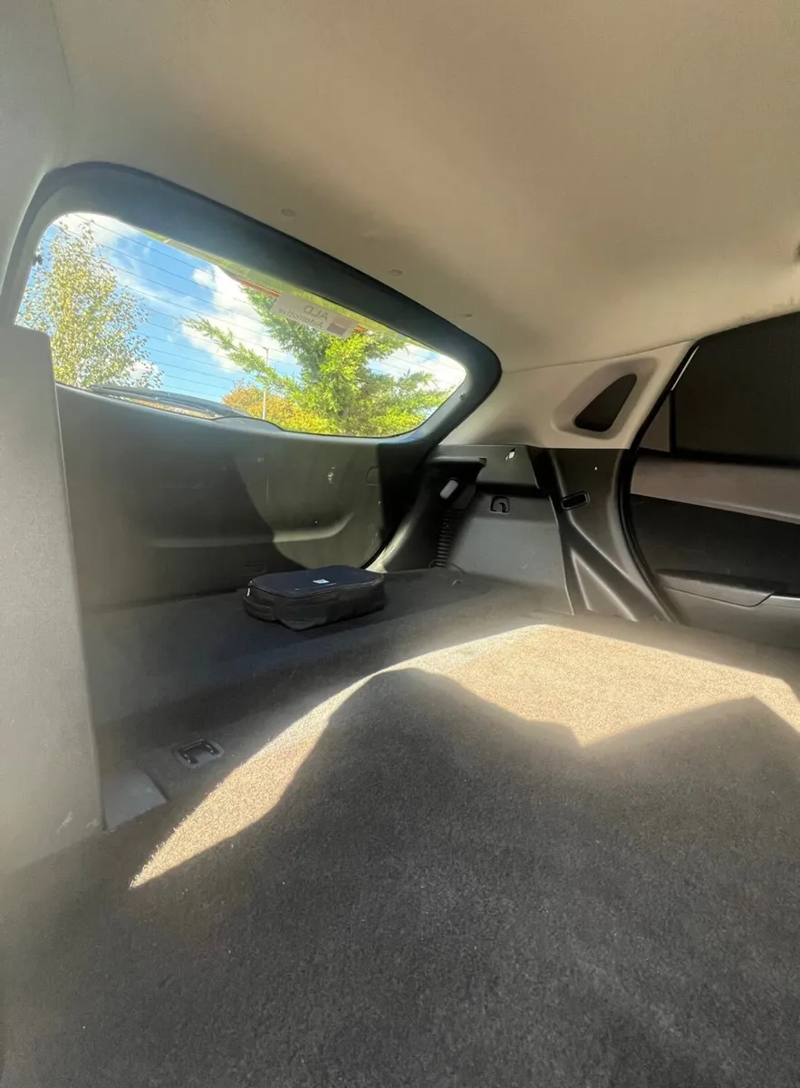 2021 Kona Executive Commercial Tiny klms - Image 3