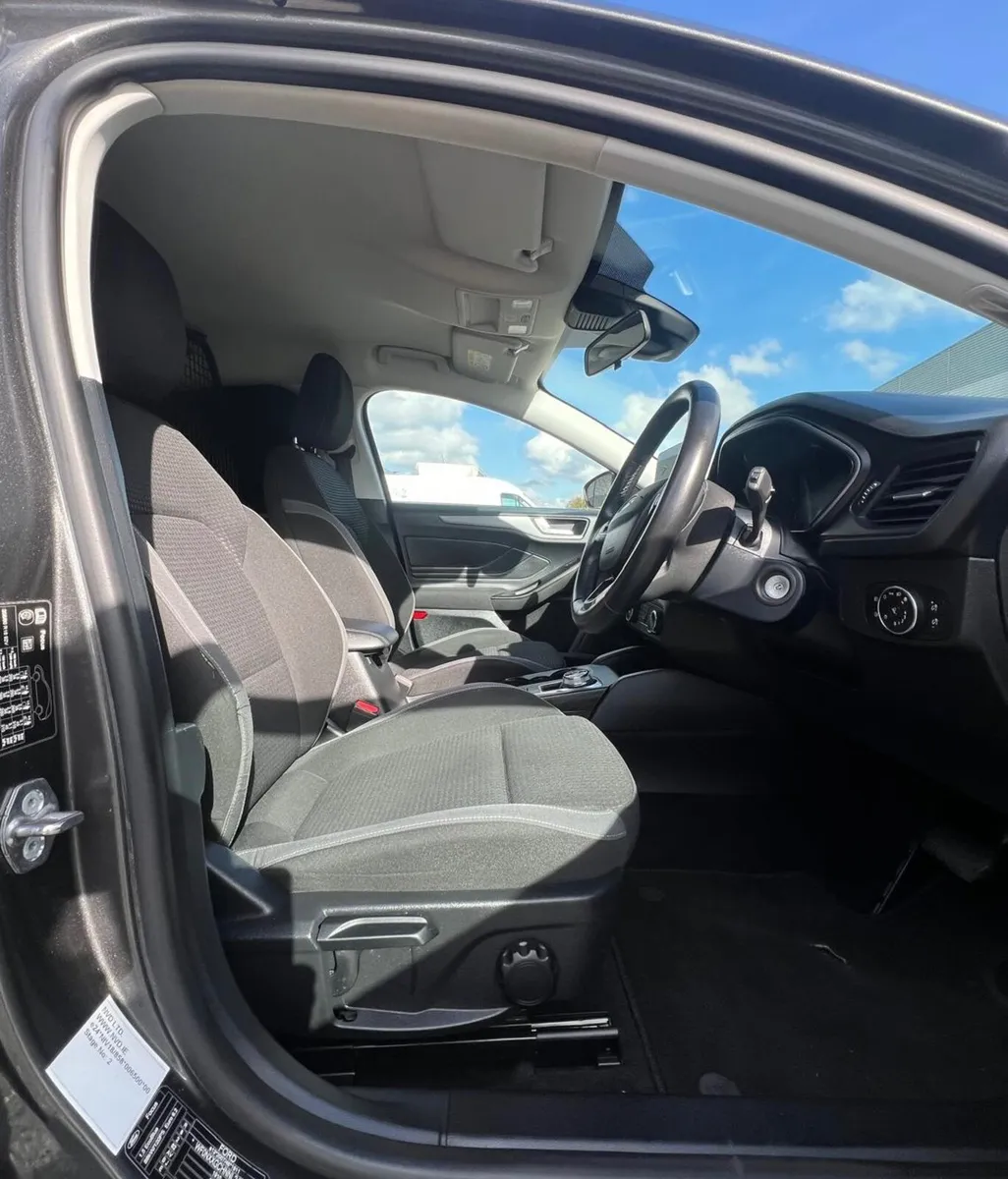 2022 Ford Focus AUTOMATIC Commercial - Image 2