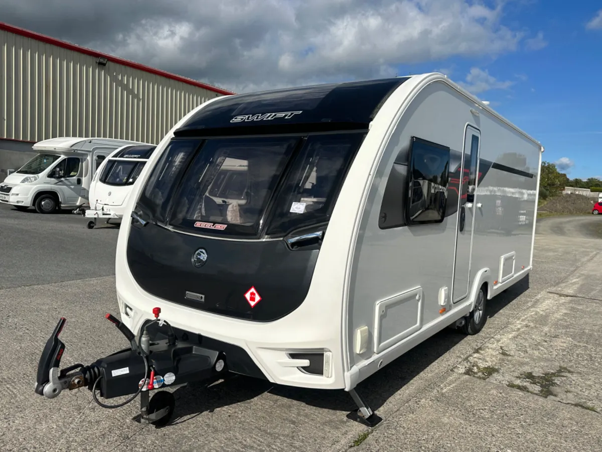 ⭐️ 2018 SWIFT STERLING ISLAND BED ⭐️ - Image 1