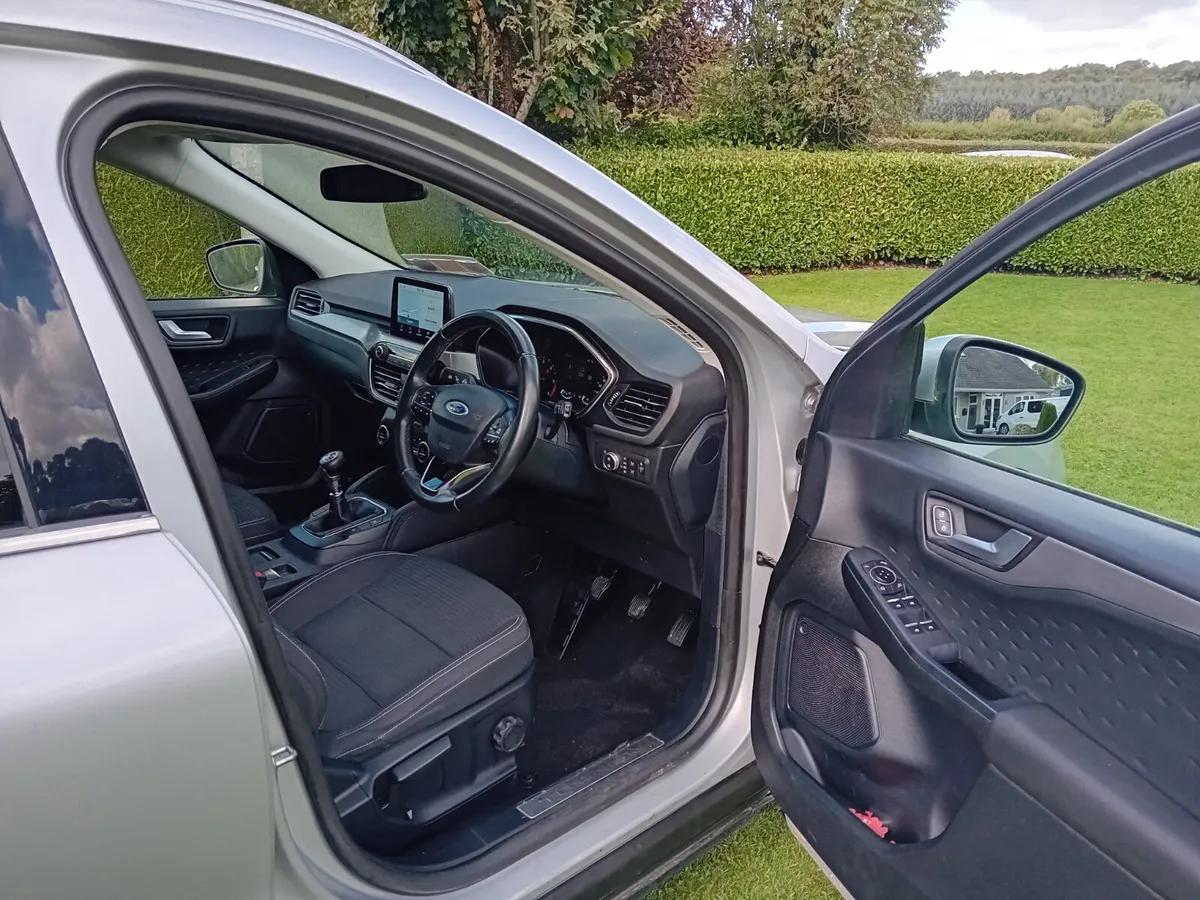 Ford Kuga Commercial - Image 4