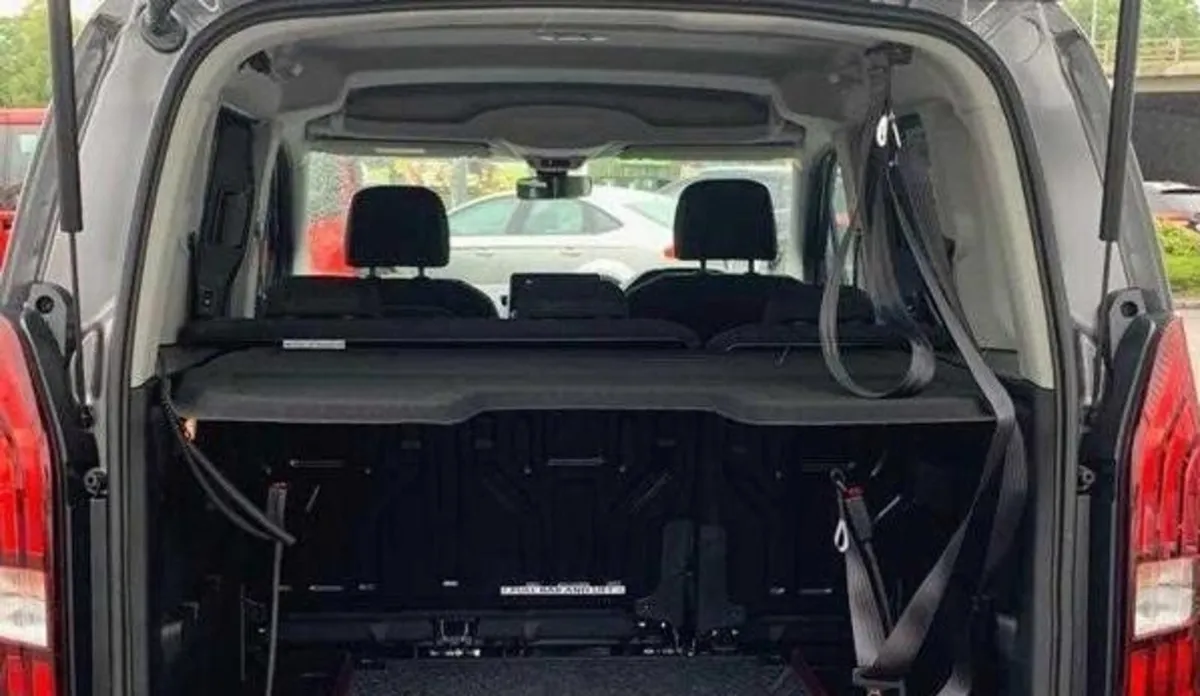 Car Parcel Shelf - Image 4