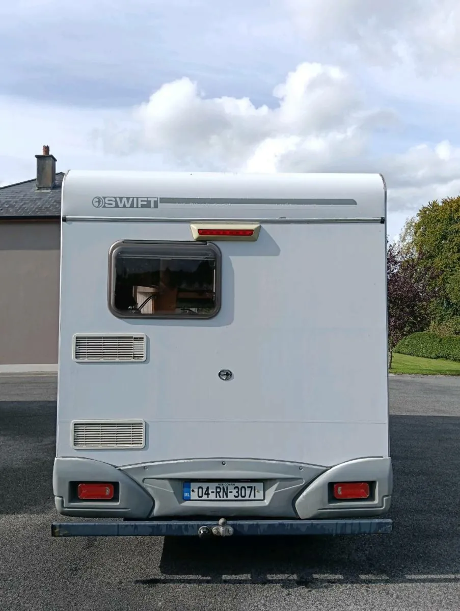 2004 motorhome - Image 4