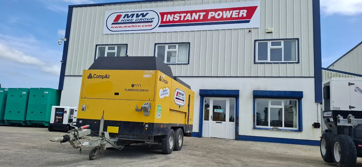 Compair 700cfm Compressor - Image 1