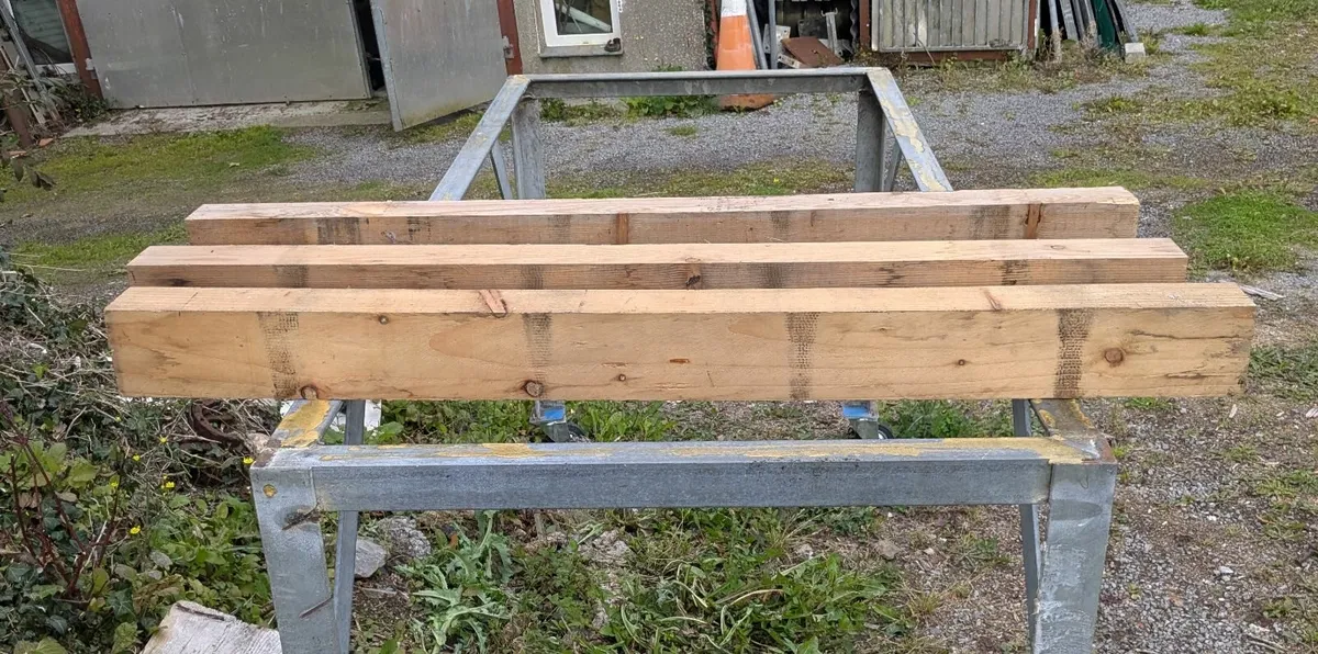 100 x 75 wooden battons - Image 1