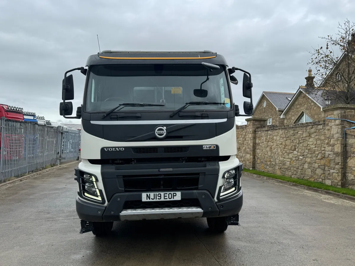 2019 Volvo FMX 420 8x4 Tipper - Image 2