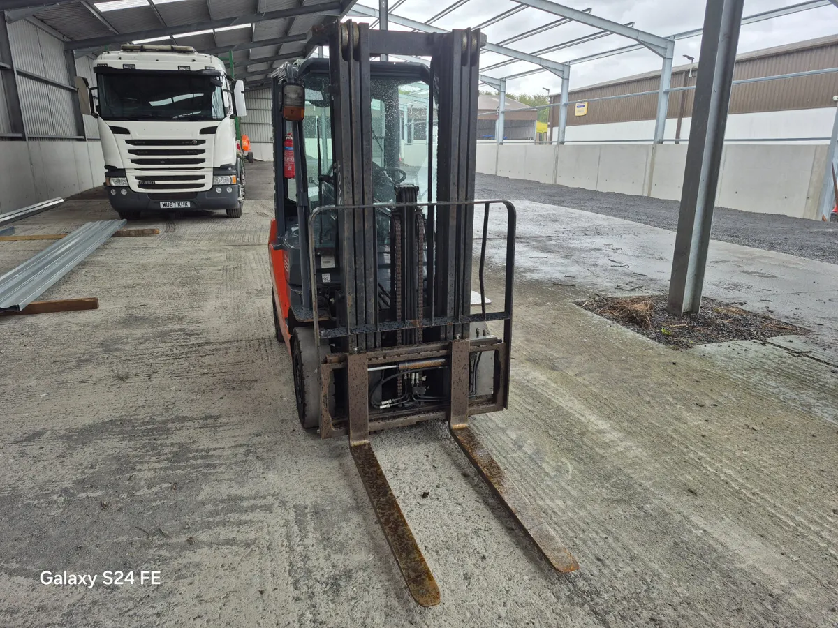 Toyota forklift - Image 3