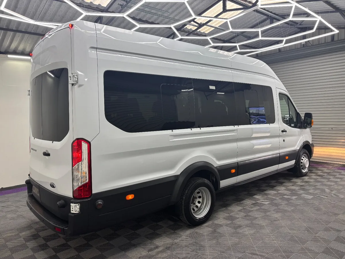 (182) 2018  FORD TRANSIT TREND 2.2 MINIBUS 17 SEAT - Image 2