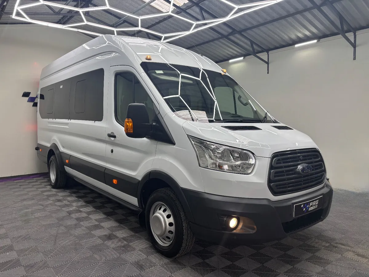 (182) 2018  FORD TRANSIT TREND 2.2 MINIBUS 17 SEAT - Image 1